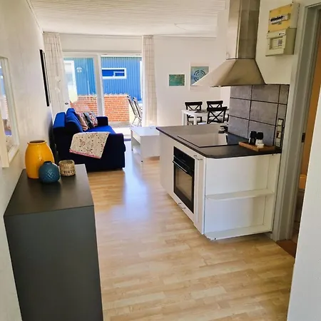 Appartement Emira - 50m From The Sea By Interhome